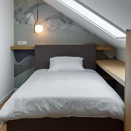 Stone Nest فيلة