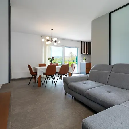 Stone Nest Podgrade