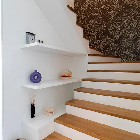 فيلة Stone Nest Podgrade